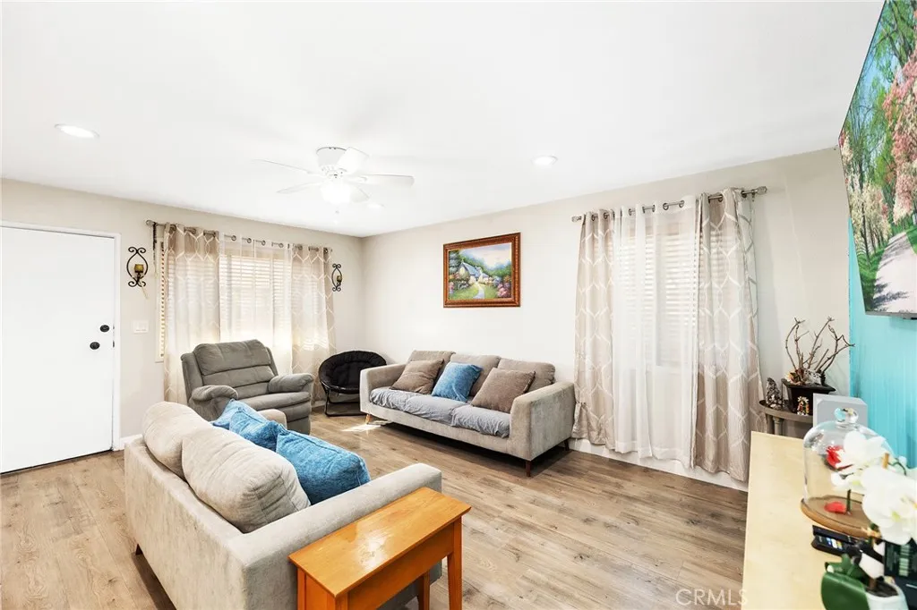 1740 E Commonwealth Avenue 101, Fullerton, California 92831 home-pic-12
