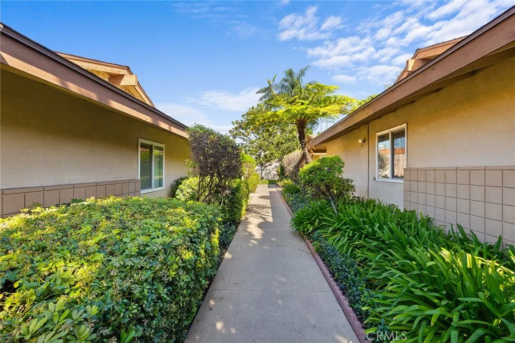 1740 E Commonwealth Avenue 101, Fullerton, California 92831 home-pic-9