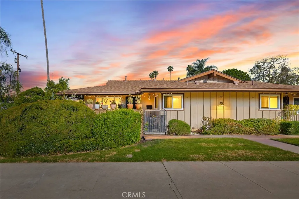1740 E Commonwealth Avenue 101, Fullerton, California 92831 home-pic-1