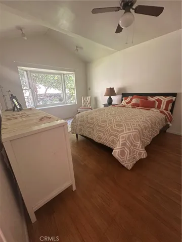 ist Bedroom