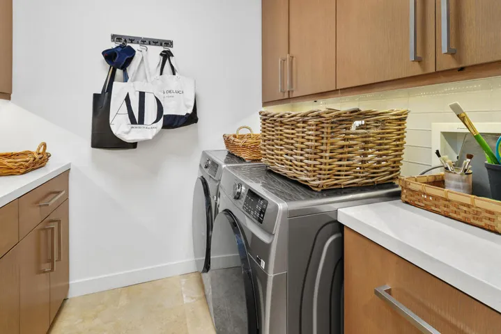 39_11980717_185455_185455-EI-136