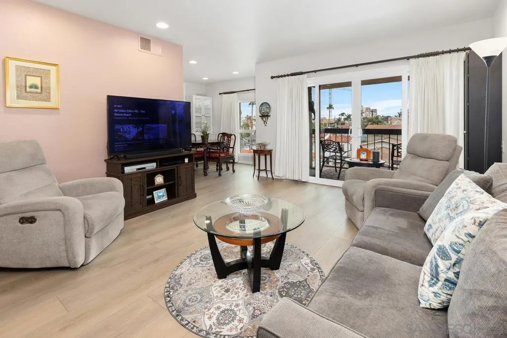 3570 1st Ave 15, San Diego, California 92103 home-pic-12