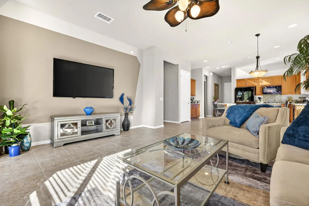 41073 Calle Pueblo, Indio, California 92203 home-pic-10
