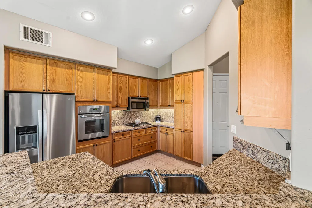 76948 Kybar Road, Palm Desert, California 92211 home-pic-18