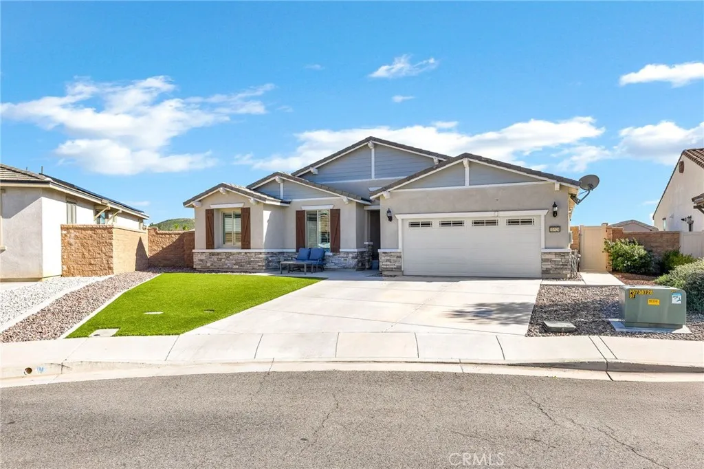 31524 Mojave Red Court, Menifee, California 92584 home-pic-2
