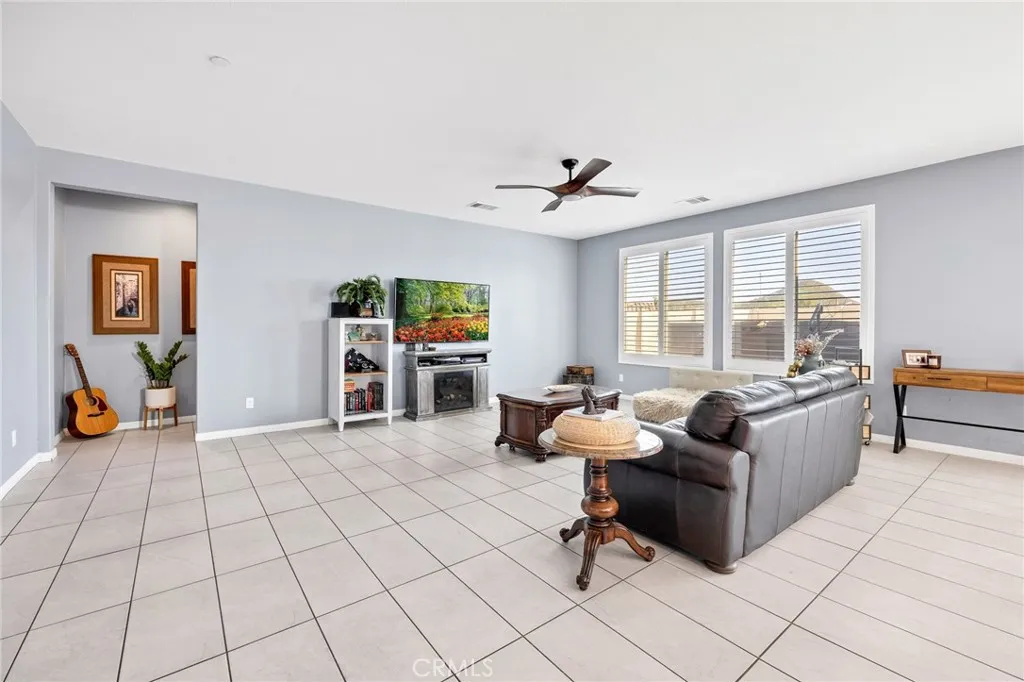 31524 Mojave Red Court, Menifee, California 92584 home-pic-15