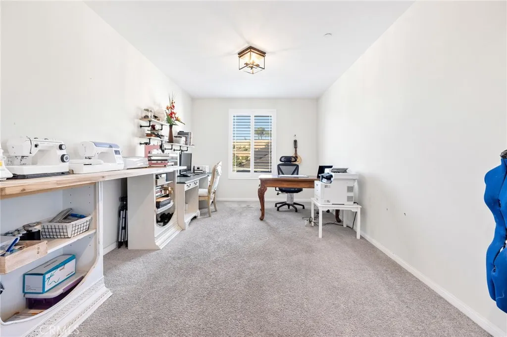 31524 Mojave Red Court, Menifee, California 92584 home-pic-18