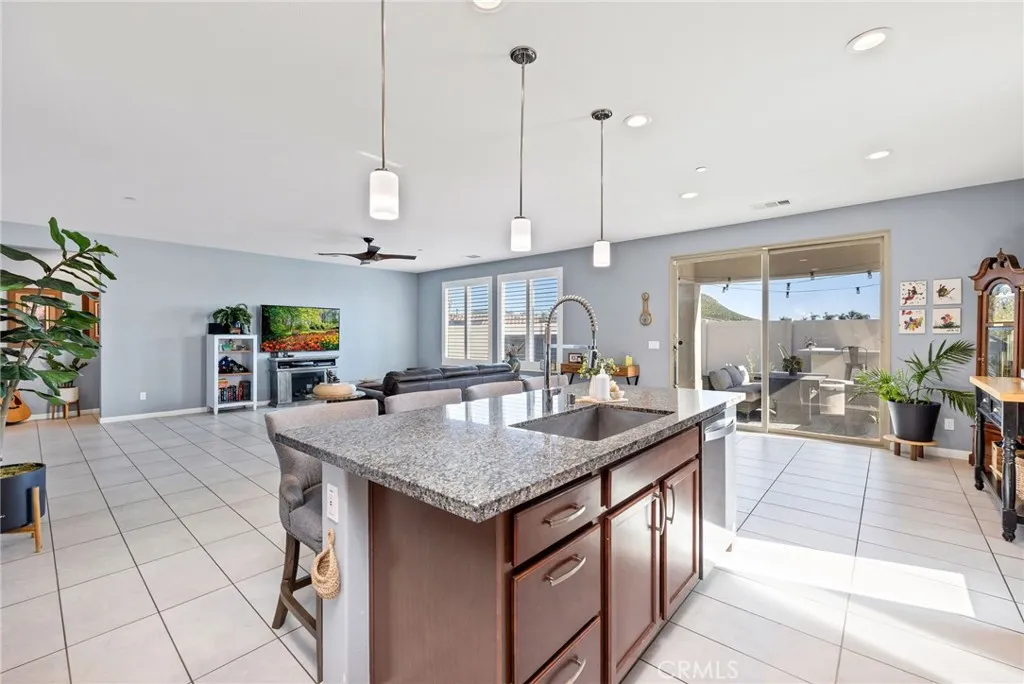 31524 Mojave Red Court, Menifee, California 92584 home-pic-16