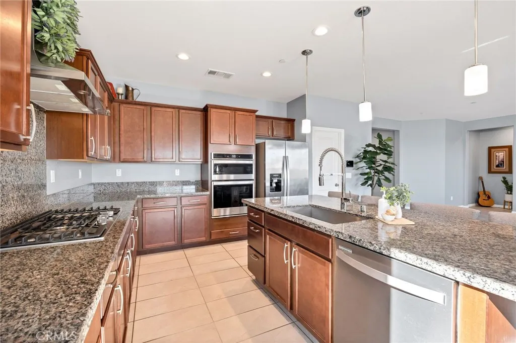 31524 Mojave Red Court, Menifee, California 92584 home-pic-9