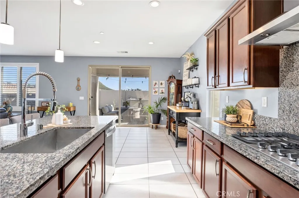 31524 Mojave Red Court, Menifee, California 92584 home-pic-17