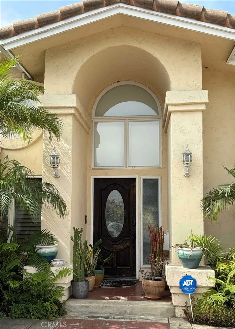 715 N Lariat, Long Beach, California 90815 home-pic-3