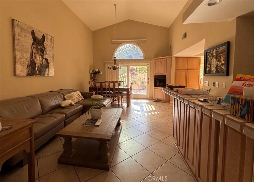 715 N Lariat, Long Beach, California 90815 home-pic-5