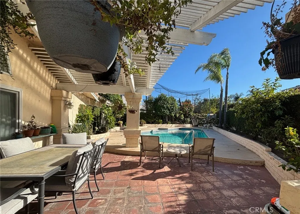 715 N Lariat, Long Beach, California 90815 home-pic-25