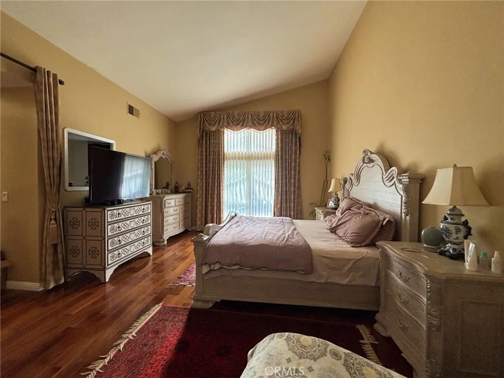 715 N Lariat, Long Beach, California 90815 home-pic-10