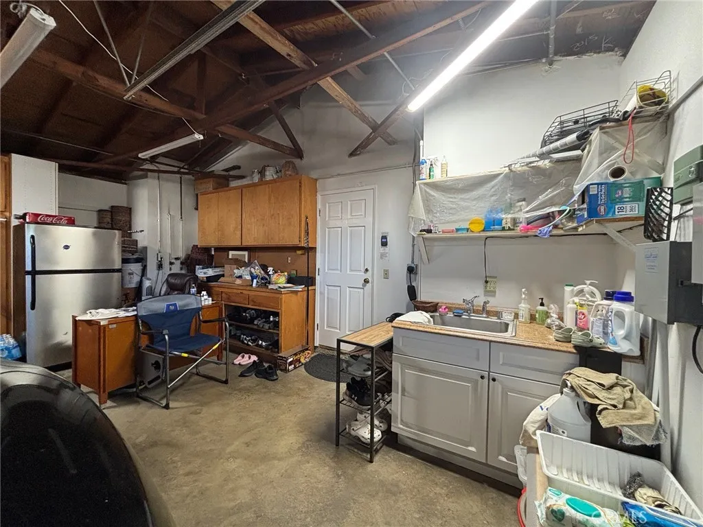 715 N Lariat, Long Beach, California 90815 home-pic-22