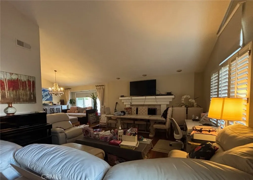 715 N Lariat, Long Beach, California 90815 home-pic-4