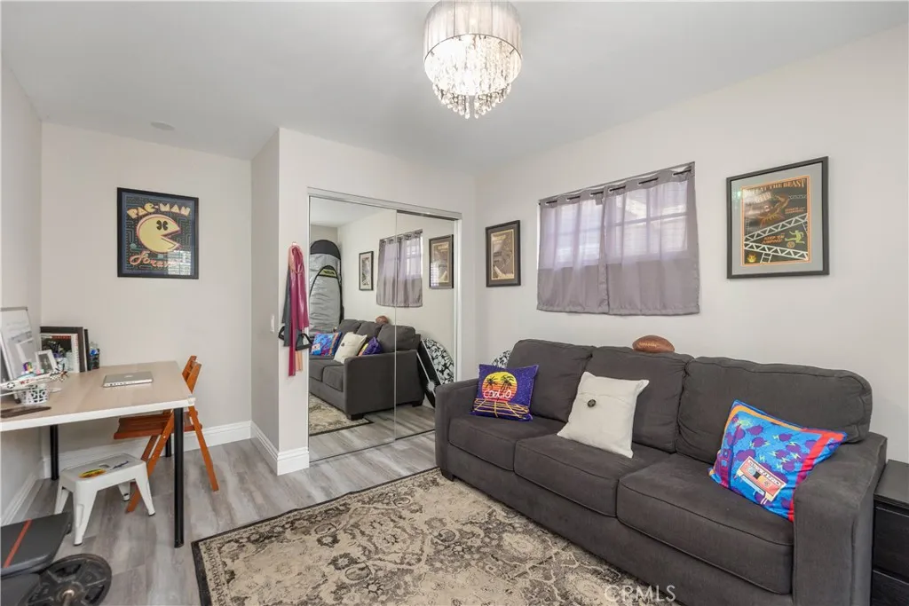 30 La Linda Drive, Long Beach, California 90807 home-pic-33