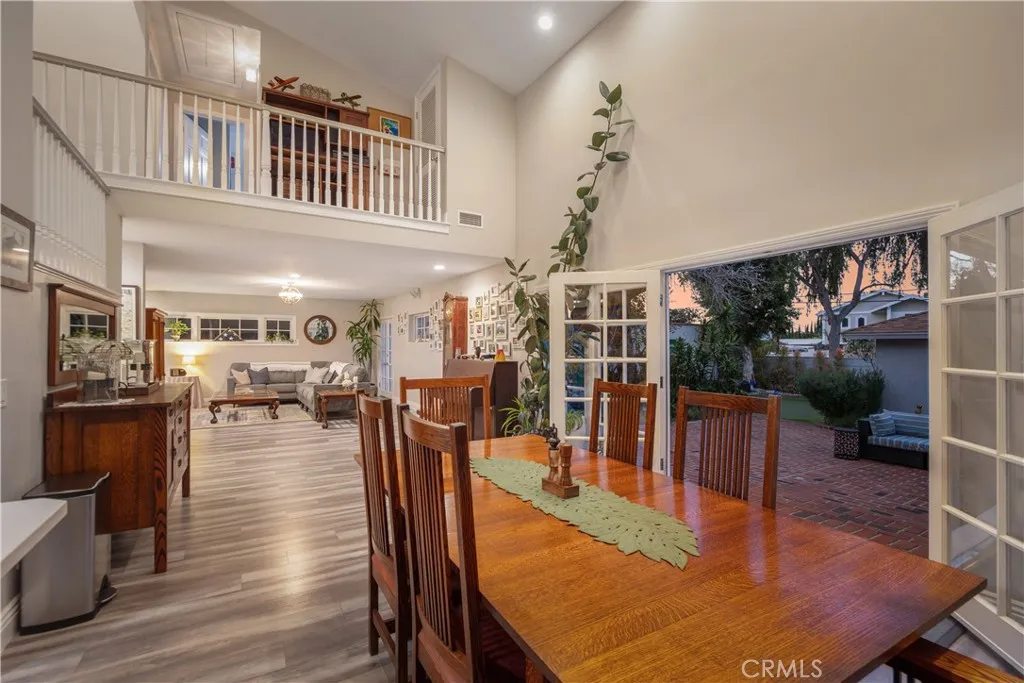 30 La Linda Drive, Long Beach, California 90807 home-pic-34