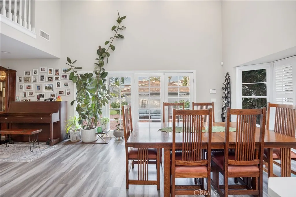 30 La Linda Drive, Long Beach, California 90807 home-pic-8