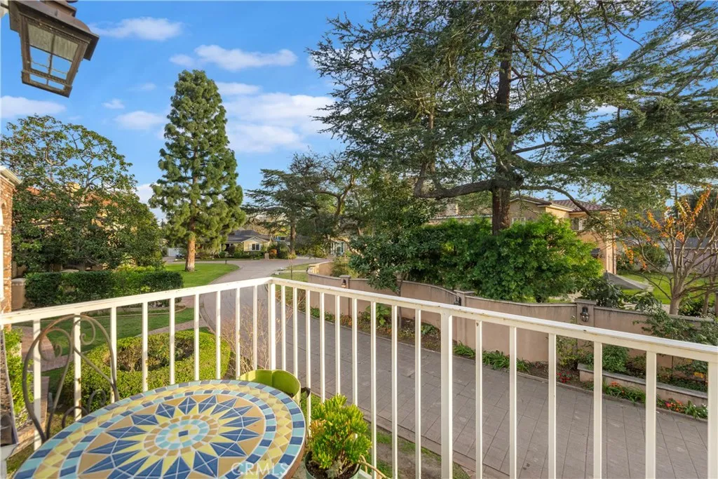 30 La Linda Drive, Long Beach, California 90807 home-pic-25