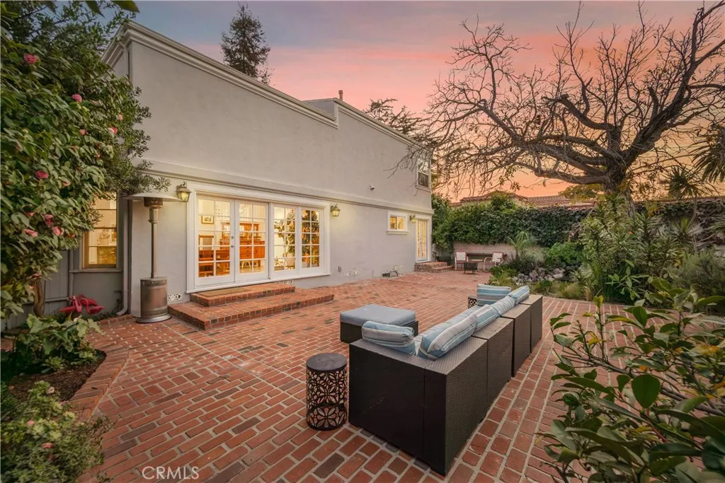 30 La Linda Drive, Long Beach, California 90807 home-pic-36
