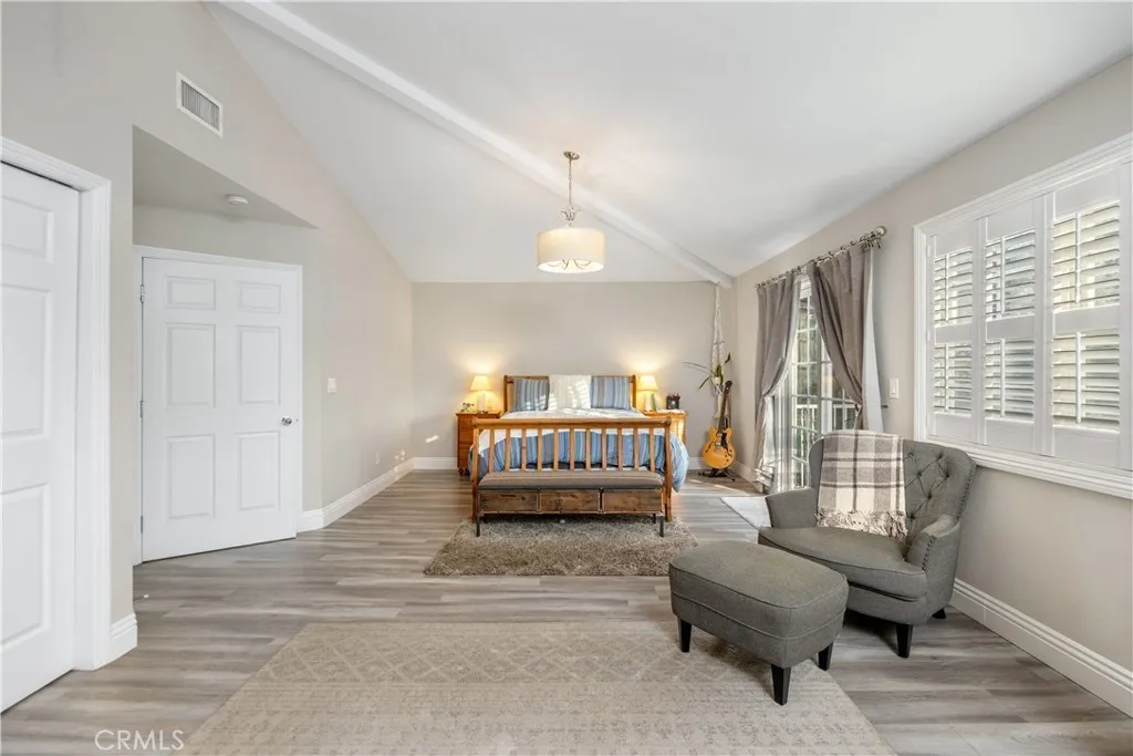 30 La Linda Drive, Long Beach, California 90807 home-pic-22
