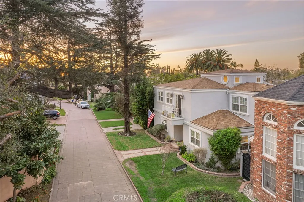 30 La Linda Drive, Long Beach, California 90807 home-pic-2