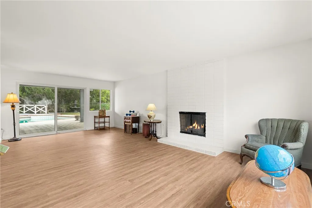 23760 Harwich Place, West Hills, California 91307 home-pic-3