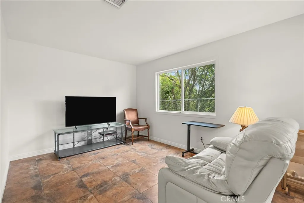 23760 Harwich Place, West Hills, California 91307 home-pic-18