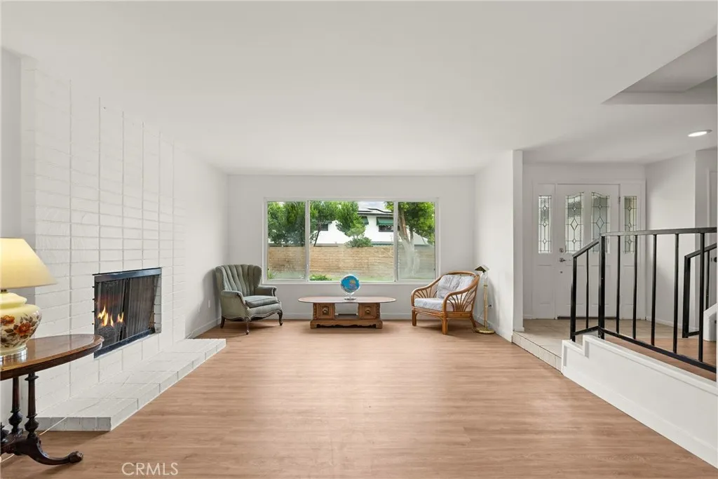 23760 Harwich Place, West Hills, California 91307 home-pic-2