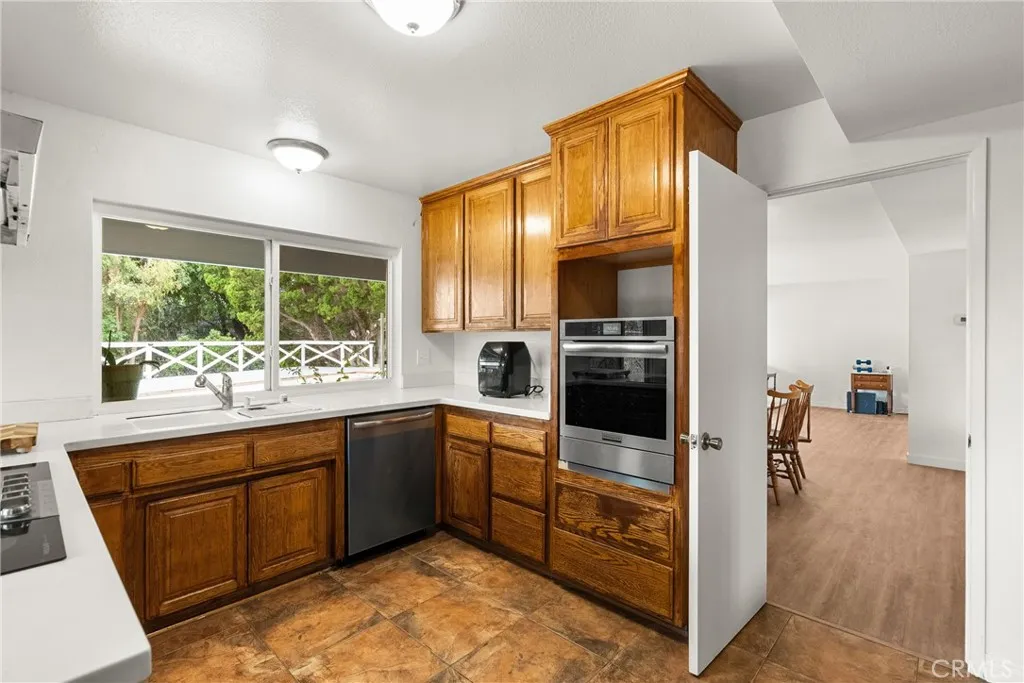 23760 Harwich Place, West Hills, California 91307 home-pic-11