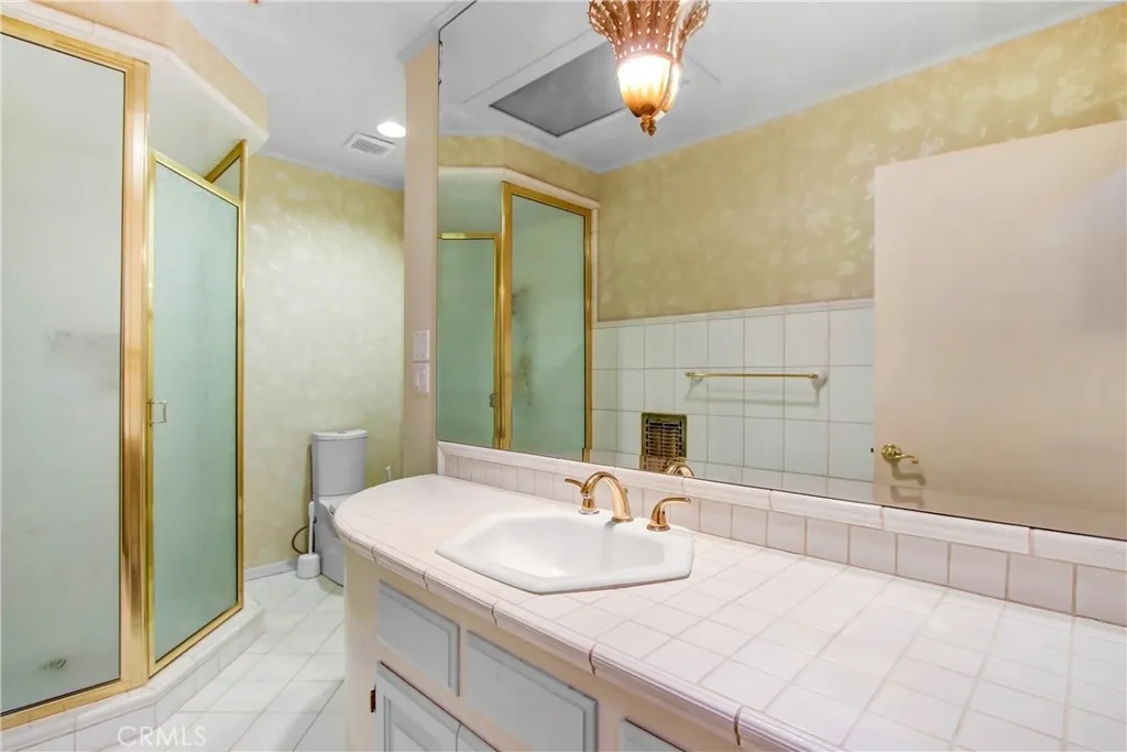 8800 Avenida Miravilla, Cherry Valley, California 92223 home-pic-24
