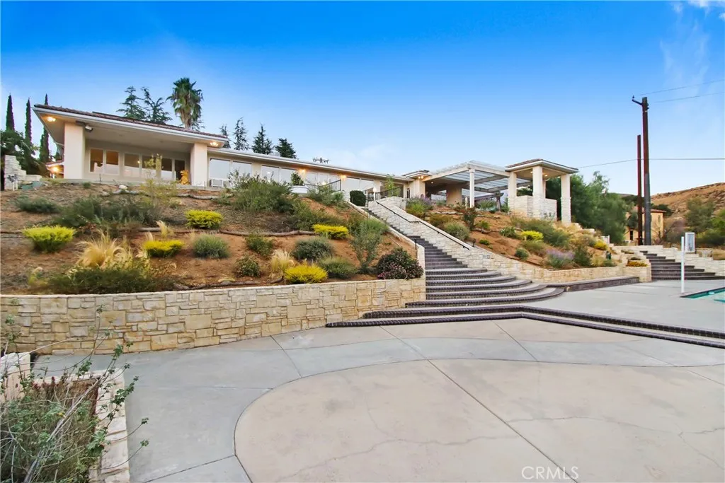 8800 Avenida Miravilla, Cherry Valley, California 92223 home-pic-46