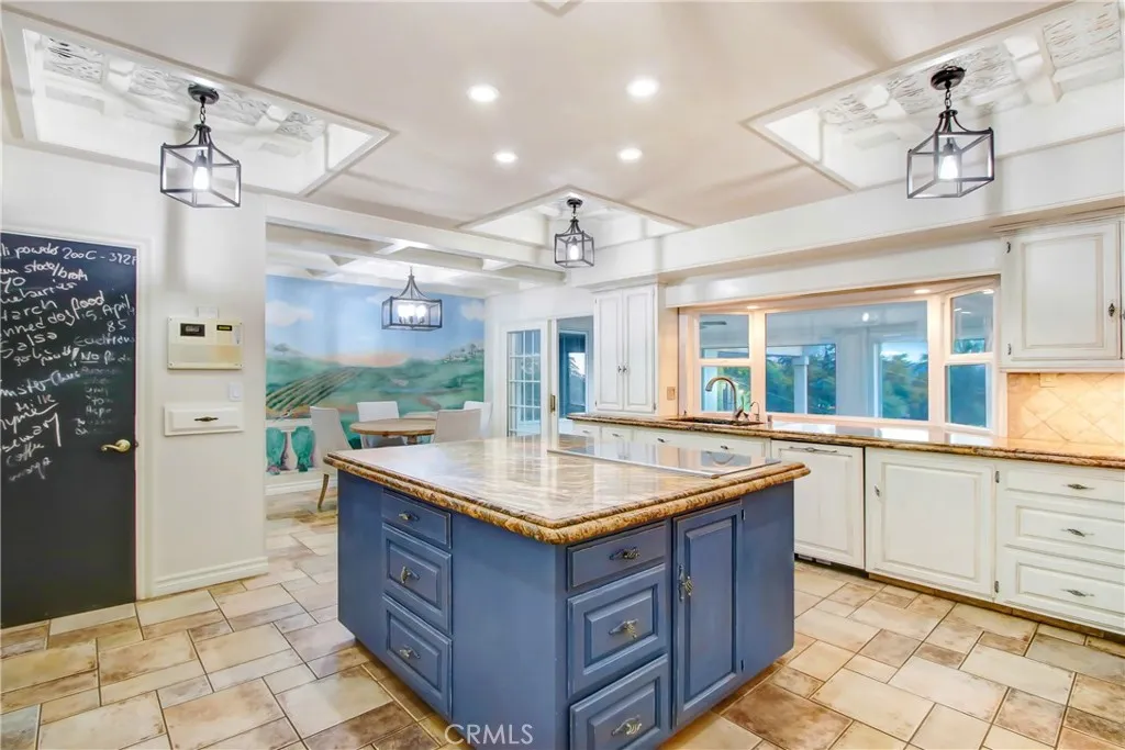8800 Avenida Miravilla, Cherry Valley, California 92223 home-pic-11