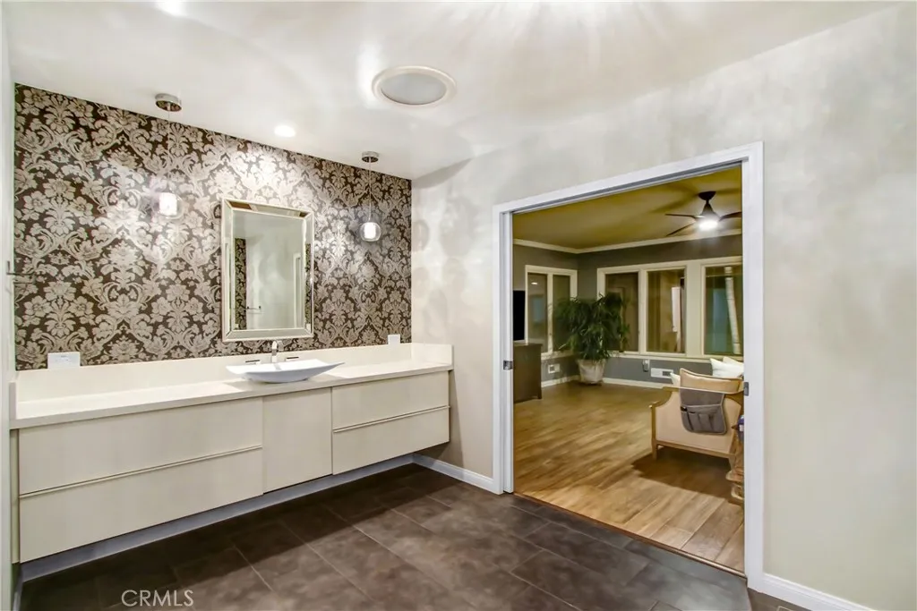 8800 Avenida Miravilla, Cherry Valley, California 92223 home-pic-20