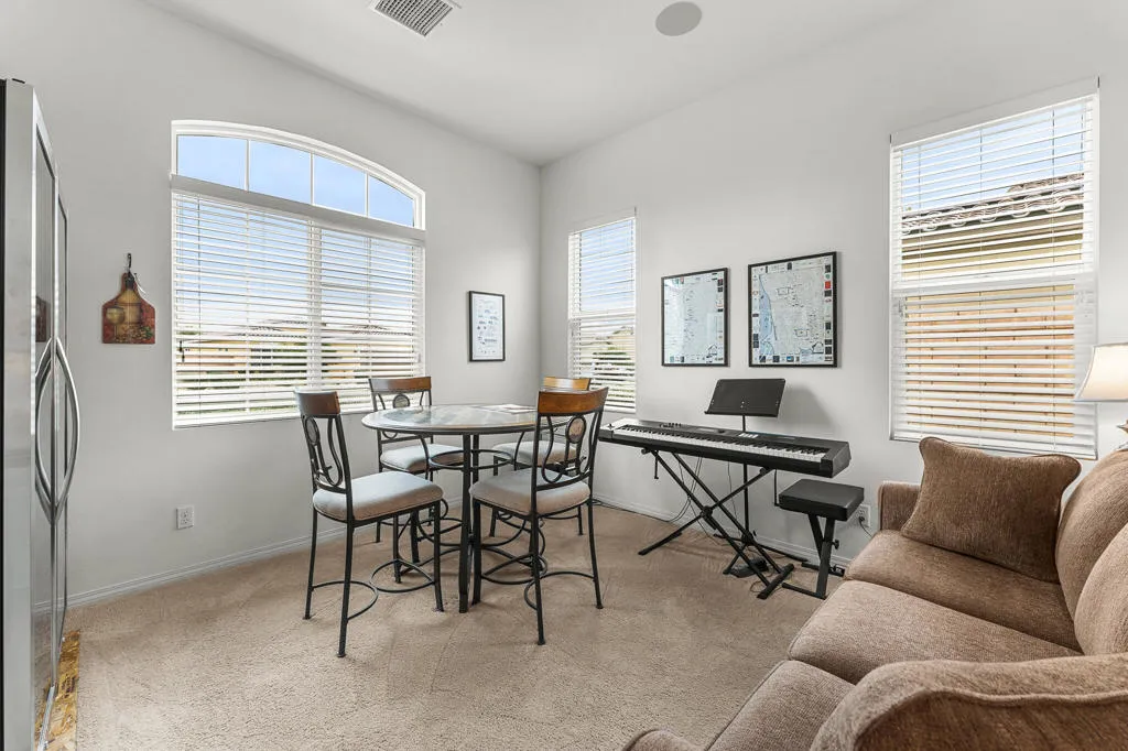 42897 Cusino Court, Indio, California 92203 home-pic-4