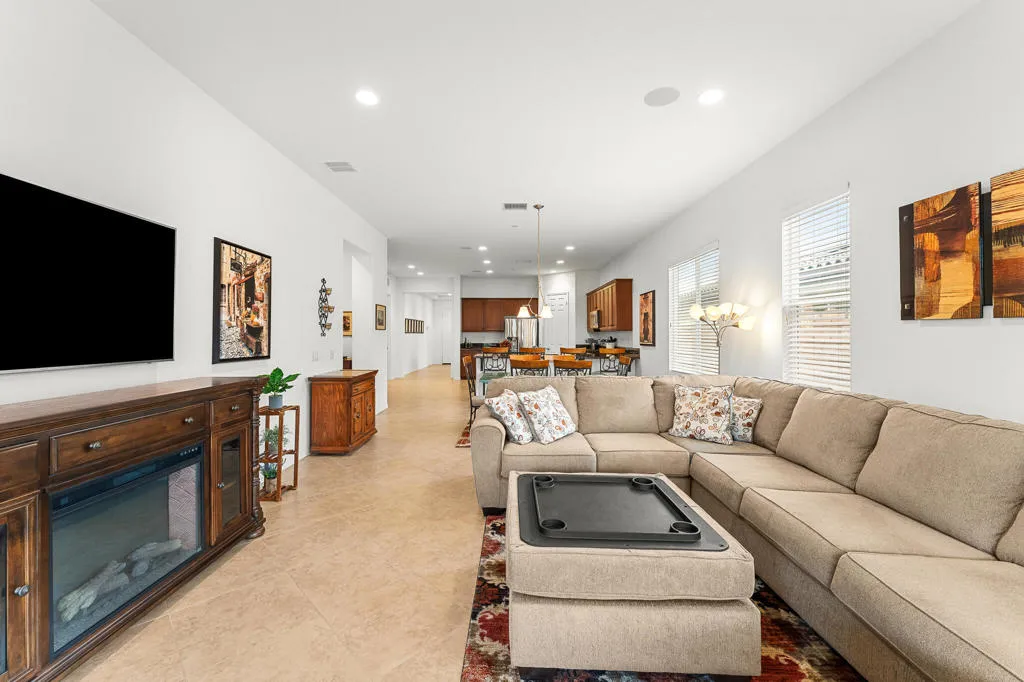 42897 Cusino Court, Indio, California 92203 home-pic-16