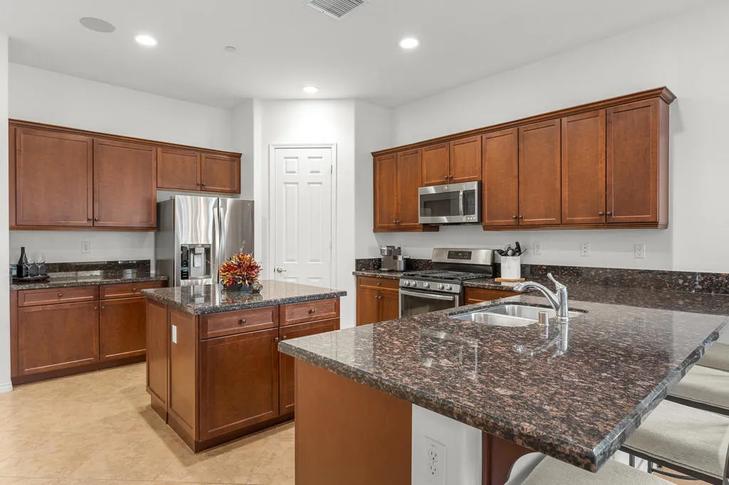 42897 Cusino Court, Indio, California 92203 home-pic-13