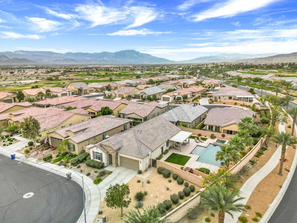 42897 Cusino Court, Indio, California 92203 home-pic-44