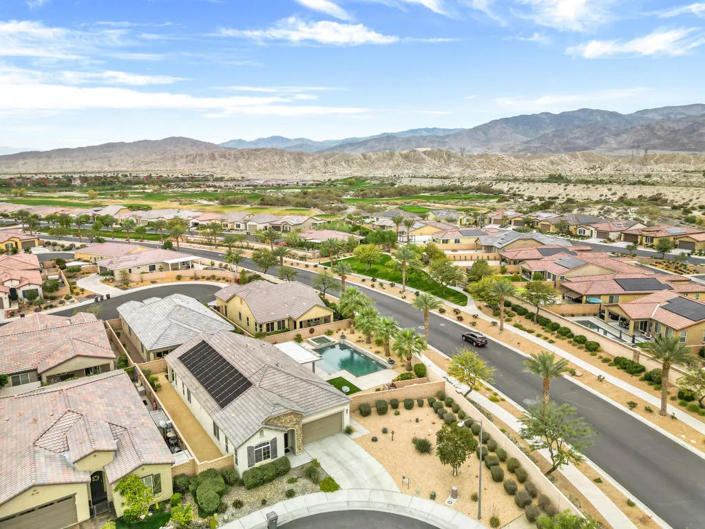 42897 Cusino Court, Indio, California 92203 home-pic-43