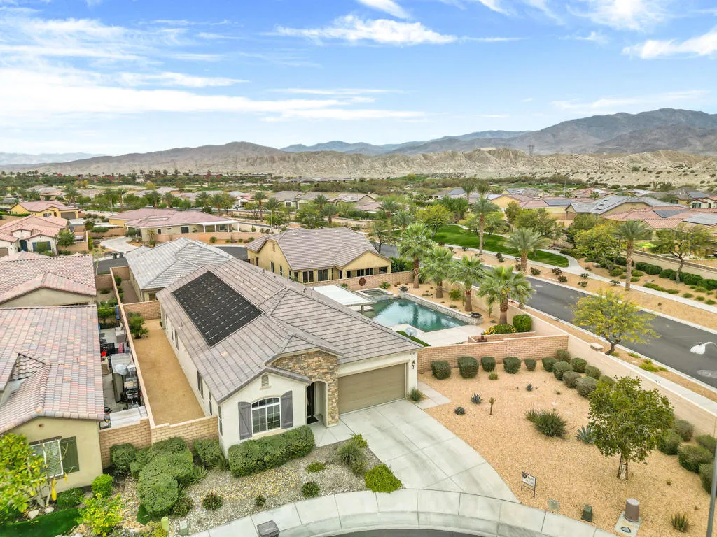 42897 Cusino Court, Indio, California 92203 home-pic-2