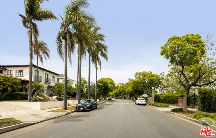 This Huntington Block remains