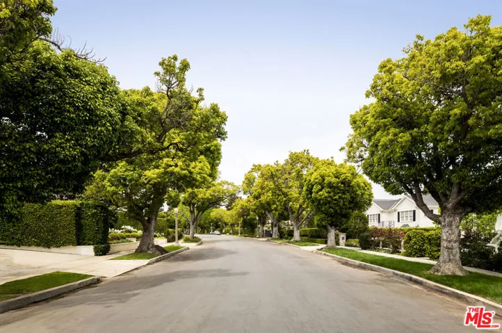 This Huntington Block remains