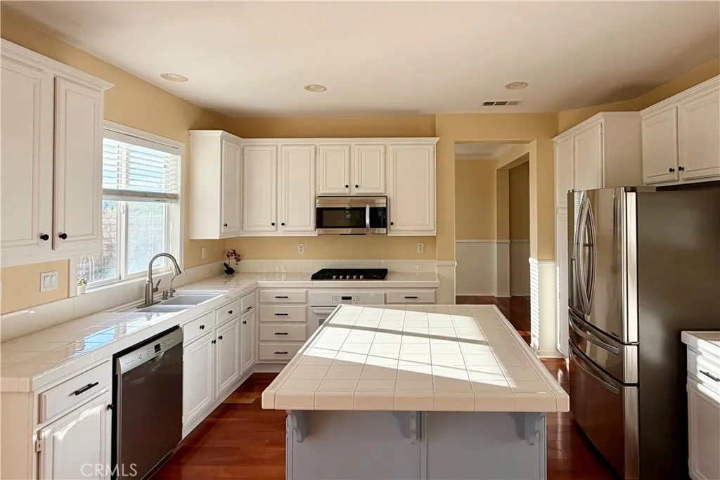 28410 Agajanian, Saugus, California 91390 home-pic-8
