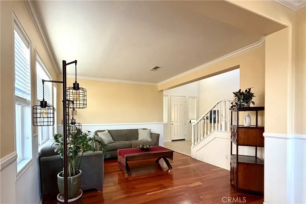 28410 Agajanian, Saugus, California 91390 home-pic-12