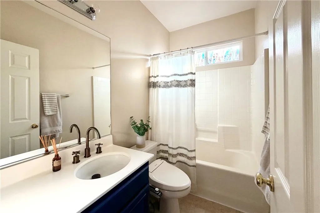 28410 Agajanian, Saugus, California 91390 home-pic-17