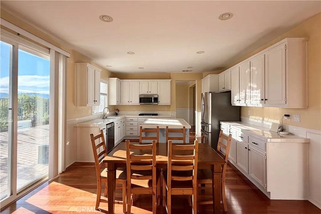28410 Agajanian, Saugus, California 91390 home-pic-7