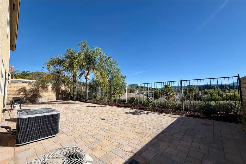 28410 Agajanian, Saugus, California 91390 home-pic-35