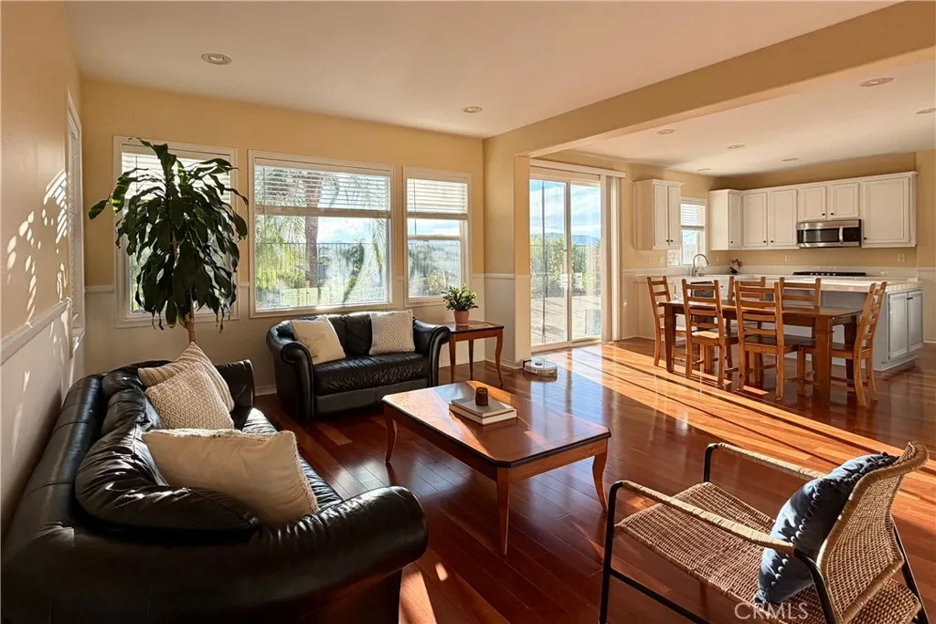 28410 Agajanian, Saugus, California 91390 home-pic-5