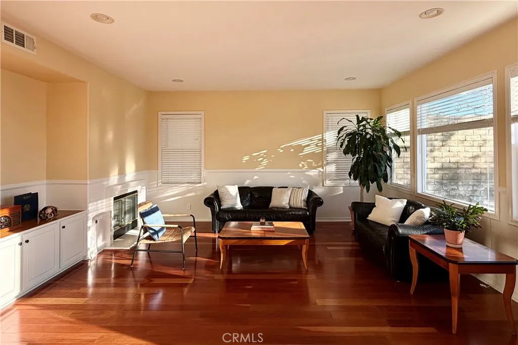 28410 Agajanian, Saugus, California 91390 home-pic-6